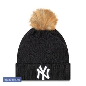 ⚾️ NY Yankees Cuffed Pom Beanie NWOT!